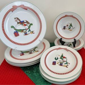 BNWOT Vintage Holiday Dinnerware by Anchor Hocking